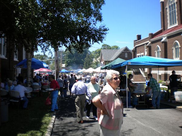 Rib Festival Crowd