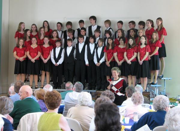Children choir performs for Center for Older Adults.